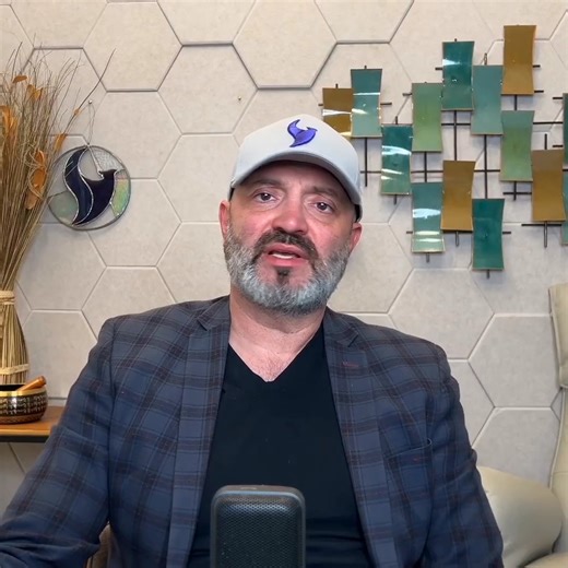 Trauma isn’t just a memory—it’s a body experience. Here’s what’s happening and how to rewire safety: ✨ The split reality – Survivors live in two worlds: the outer one and the inner replay. 👉 Triggers – Sounds, smells, tones instantly transport you “back there.” 💜 The science – Your amygdala (threat center) reacts before your rational brain knows you’re safe. 💡 Grounding breaks the loop – When you name what’s around you, breathe deeply, or touch something solid, you re-engage the prefrontal co