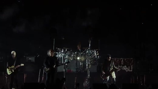 La version live du dernier album du groupe mythique The Cure, disponible en CD, vinyle et cassette sur la boutique en ligne ! | The Cure