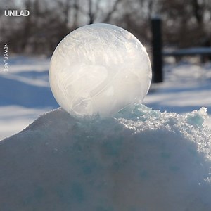 Watching a bubble freeze is mesmerising 😍❄️ | UNILAD
