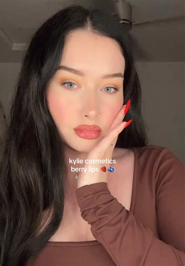 Berry Lips Makeup Tutorial with Kylie Cosmetics
