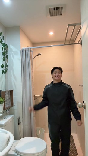 Very Cozy ang place 😍🥰 Lagi nalang kayo naiiscam, dito kayo sa H&D Azure Gateway , convinient at comfy pa ☺️ Fun x Relax talaga☺️😉 #rejjguevarra #h&dazuregateway #CozyCondo #AzureUrbanResortResidences | Rejj Guevarra