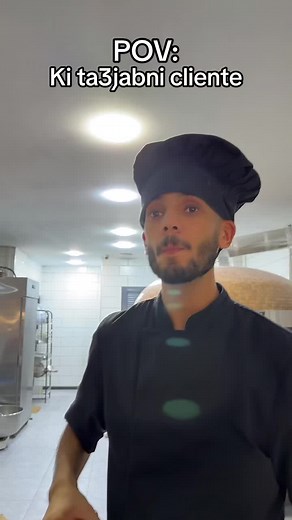 Mastering Pizza Presentation in a Commercial Kitchen