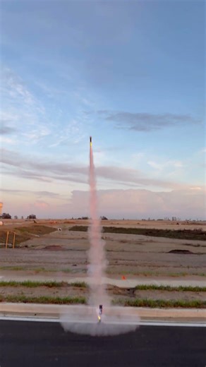 Lunatic 2” Salute Rocket! 🚀 🔥#fireworks