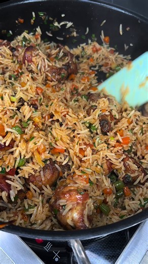 Recette de Riz Frit au Poulet Camerounais