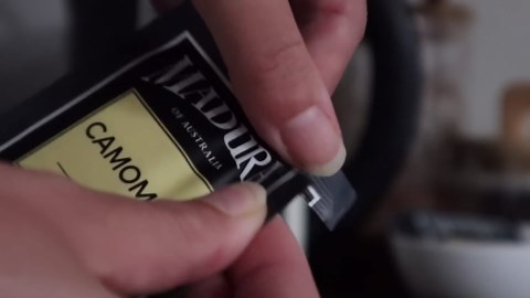 A Real Morning With My 6-Week-Old Baby in Thailand — It’s Not What You Think