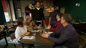 12K views · 73 reactions | Tag 1 in Berlin! Im denkmalgeschützten Gebäude empfängt Gastgeber Jules die Mitstreiter:innen in stylischen Großstadtambiente. Doch kann er mit seinen raffinierten Gerichten punkten? 廊 #Clip #MeinLokalDeinLokal | Mein Lokal, Dein Lokal | Facebook