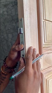 Steps to install a door lock