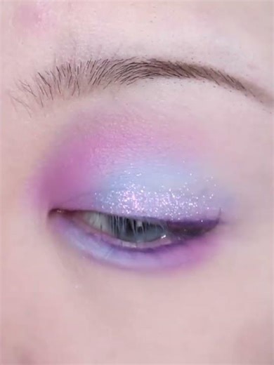Spring Eye Makeup Magic: Colorful Eyes in 3 Easy Steps