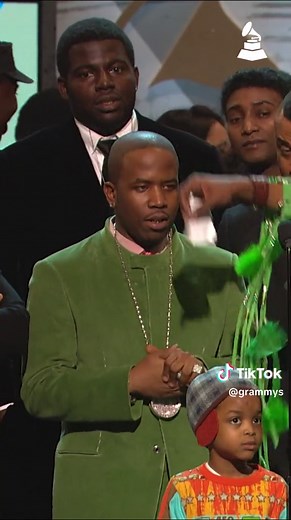 #GRAMMYRewind ⏪ André 3000 delivered a two-word speech after #Outkast won Best Rap Album for Speakerboxxx/The Love Below at the 46th GRAMMY Awards. The album would also win Album Of The Year and Best Urban/Alternative Performance for