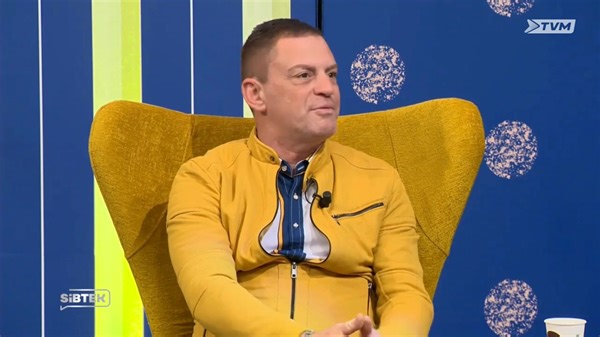 Gaffiero spiċċa msakkar ġo double decker f'Londra 😅🫢 Ara x'ġara fuq Sibtek | TVM