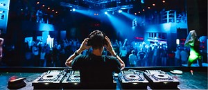 Party Away at Dubai Marina's Trendiest Clubs!