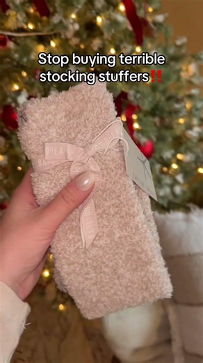 Barefoot dreams socks are the gift she actually wants to get this Christmas! #barefootdreams