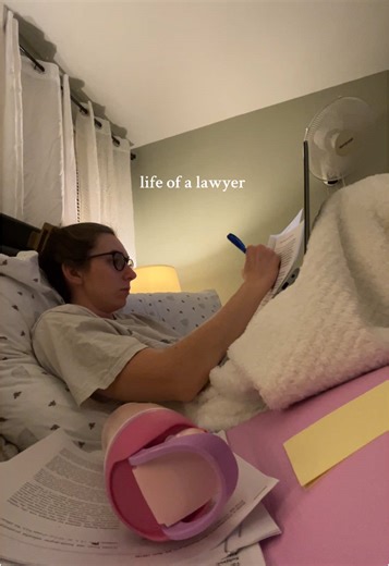Exploring the Life of a Lawyer: Westlaw vs Lexis