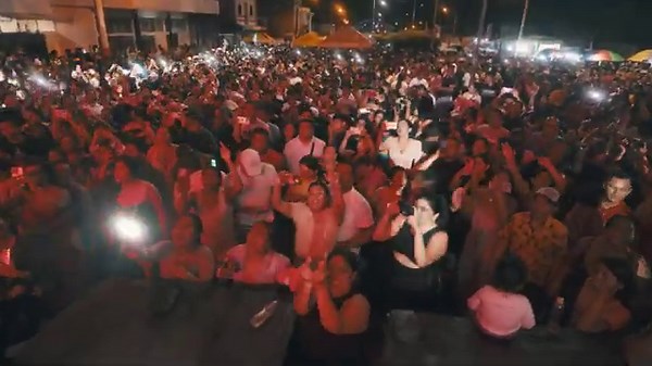 Los Diamantes de Valencia EN VIVO - Delirio