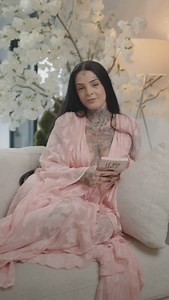 C’EST OFFICIEL ! 📢 Après 5 ans d’écriture, de doutes, de courage et d’émotions… mon livre est enfin disponible en précommande ! 🖤 « Le Moi sans Je », c’est plus qu’un livre, c’est mon histoire. Celle d’une femme qui s’est reconstruite après l’impensable. C’est aussi un message pour toutes celles et ceux qui ont douté, souffert… mais qui méritent mieux. 💬 Lisez, ressentez… et partagez votre ressenti avec moi. 📖 PRÉCOMMANDEZ-LE DÈS MAINTENANT ! 🙏 Le lien est dans ma bio, en précommande pendan