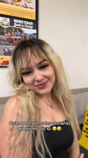 Cuando no tienes más, y te pones las pestañas en los dos ojos del mismo ojo derecho! #jajaja #omg #comosiempre #Alvarez #fyp