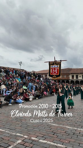 Promoción 2010 - 2015. Ex alumnas del Colegio Clorinda Matto de Turner - Cusco 2025 #contactocusqueño #desfilecusco2025 #colegioclorindacusco #colegioclorindamattodeturner #cuscoperu | Contacto Cusqueño