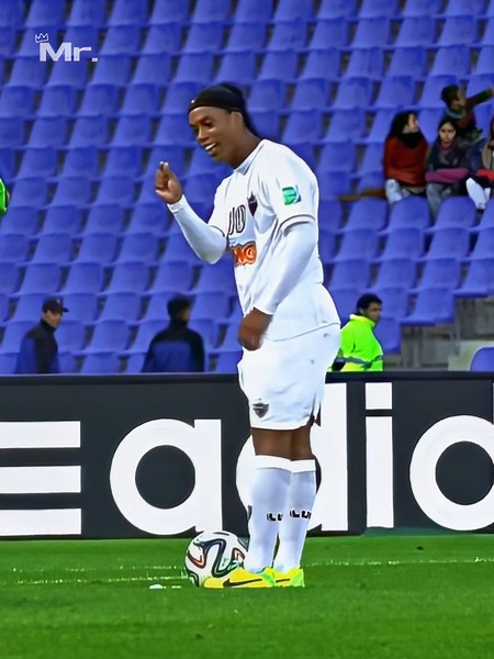 Ronaldinho Goal + Dance 🪩🕺🏽