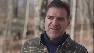 En novembre, l'équipe de Chasse Québec se rend sur le territoire de la pourvoirie Kenauk pour une partie de chasse au cerf de Virginie. Leur cible est une mâle de 4 ans et demi que le guide Pierre-Luc Fontaine connait bien. Pour Michel Therrien, c'est un retour aux sources dans ce lieux mythique où il a accumulé nombre de souvenirs au fil des ans. | Chasse Québec