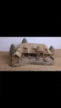 David Winter The Tythe Barn (1981) | Signed Hand-Painted English Barn