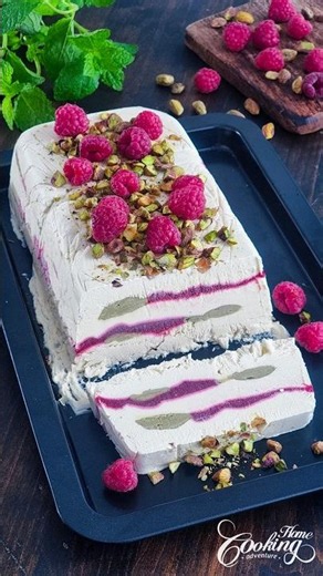 Pistachio Raspberry Semifreddo – Easy No-Churn Frozen Dessert