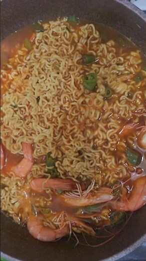 Korean Autumn Seafood 🇰🇷 | Grilled King Prawns & Prawn Ramen. KMS. 18.