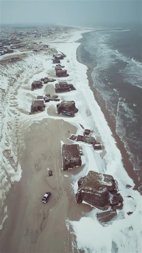 Christoph on Instagram: "Weils so schön war nochmal ein Reel der Bunkeranlage Furreby mit T4 Syncro. Wir habe hier auf dem Weg nach Norwegen nochmal angestopt. #syncro #vanlife #roadtrip#wintervan#drone"