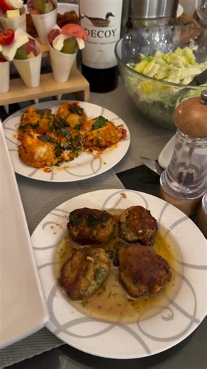 Comment “Recipe” and I’ll send you a link to all my recipes! 🧑‍🍳🇮🇹❤️ Check your DMs after! #meatballs #pasta #cooking #italianfood #antoinettesitaliankitchen | Antoinette’s Italian Kitchen