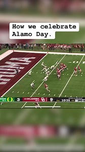It’s #AlamoDay. We choose to celebrate by watching Drake Stoops catch a touchdown with his dad on the sideline in the Alamo Bowl. #Oklahoma #Sooners | The REF Sports Radio Network
