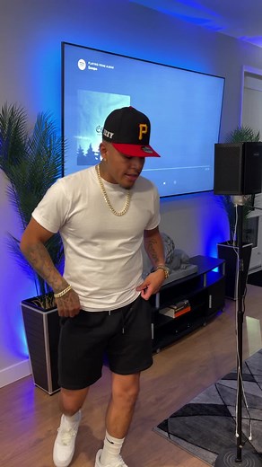 28K views · 2.7K reactions | I just released my new single ‘Escape’… I’d appreciate it you all went to go listen to it  Put it on repeat on Spotify! https://open.spotify.com/track/4gBafIRelHHwES4okAXJ7R?si=fEcC0xuKTUeawmYQ0cYOCg | IzzyOfficial | Facebook