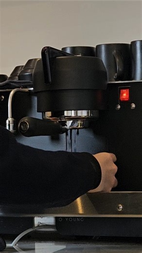 BT armor spring handless tamp Test Extraction espresso #coffee #espresso #barista