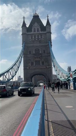 Walking on the ICONIC Tower Bridge in London!