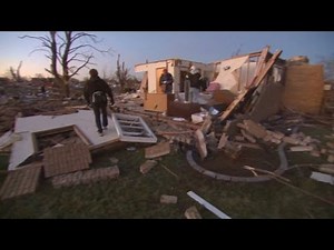 Illinois tornado rips apart homes, lives