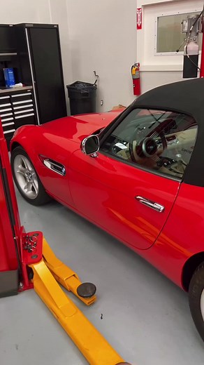 The Z8 is a quirky BMW. Many odd choices but also many interesting ones that give this car a bit of personality. 📸: @jamiesgarageofficial #urotuning #urotuned #bmw #bmwm #mperformance #performance #motorsport #m3 #m4 #bmwgram #bimmer #beamer #z8 | UroTuning