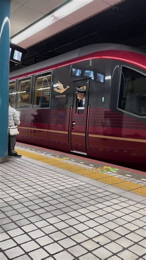 Kintetsu “Hinotori” From Osaka to Nagoya The Kintetsu Limited Express Hinotori is more than just a train connecting Osaka and Nagoya — it is an experience in itself. Its deep crimson body, inspired by the mythical firebird, glides into the station with quiet elegance, instantly setting a different mood for the journey ahead. Step inside, and you are welcomed by calm and spacious comfort. Wide seat spacing, softly contoured premium seats, and electric reclining leg rests transform travel time int