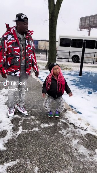 Stop Throwing Snow - Funny Snowball Fight