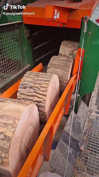 Efficient Firewood Splitting with Posch K660