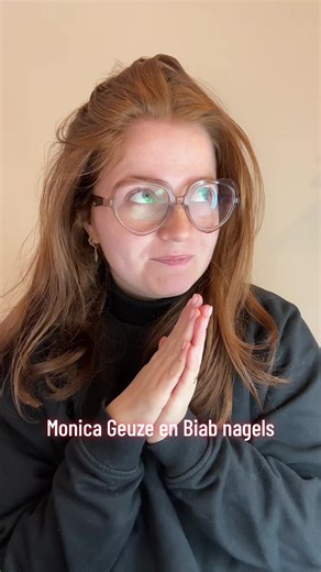 Laten we ajb stoppen met appels met peren te vergelijken. Iedereen kan overal een contactallergie van krijgen, laat je nagels daarom altijd professioneel zetten om de kans te verminderen. Niet alles online is waarheid en we zijn geen wetenschappers en dokters dus laten we oppassen met uitspraken die andere mensen hun job kunnen kosten. Dankjewel #nagelstyliste #biab #nagelallergie