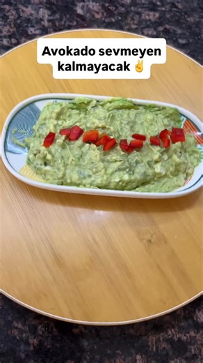 Yoksa siz hala bu tarifimi denemediniz mi? Avokado Ezme 1 adet avokado 2 üçgen peynir 1 tutam yeşillik(maydanoz ve dereotu) 2-3 damla limon suyu Üzerini için; 1 tutam taze kırmızı biber Avokadolarım Alanya dan👌 Reklam içerir. @avokadolaralanyadan @avokadolaralanyadan @avokadolaralanyadan . . . . . . . #sefikaninmutfagi #keşfetedüş #pratiktarifler #avokado #avokadolaralanyadan #avokadolutarifler #keşfette #reklam | Şefikanın Mutfağı