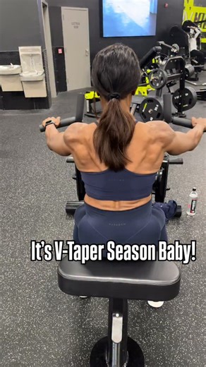 💥I wanna see you BUST DOWN in the gym! These reps? They need tension. intention. and FIRE. No more going through the motions. You should FEEL the burn. You should train like you want to hit the stage. Back day isn’t just back day when you’re building a champion physique. It’s V-taper season, baby! 👊🏽 Want that competitor-style intensity? I dropped 4 FREE workouts to help you train like you mean it: 🔥 Upper Body 🔥 Lower Body 🔥 Core 🔥 Plyos Comment “WORKOUT” & I’ll send it or download now �