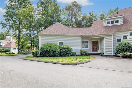 301 Summerfield Gardens #301, Shelton, CT 06484 - MLS 24045695 - Coldwell Banker