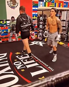 1.3M views · 1.6K shares | Back to Back @canelo @oscarvaldez56  You see it @caneloteam 2021 Puro Boxeo Mexicano Via @tvboxeo #Boxeo #Boxing #CaneloYildirim #BercheltValdez #CaneloAlvarez #OscarValdez #SupremeBoxing | Supreme Boxing | Facebook