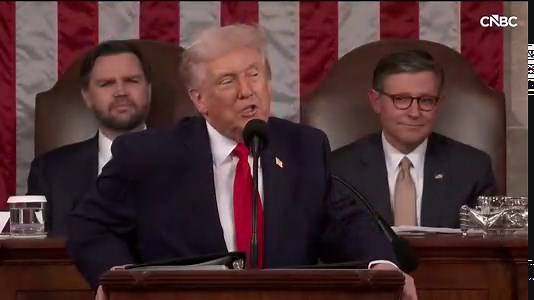 Pres. Trump addresses tariff ruling in front of Supreme Court justices