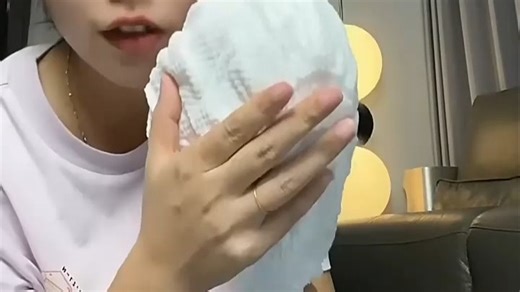 刚入手的X3000试用装真不错，音质清澈不破音，通勤路上听歌沉浸感满满，小体积便携还耐用，性价比高，适合日常使用。