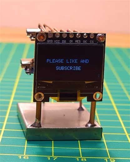 Sud experiment on Instagram: "Build and mini desktop notifications display"