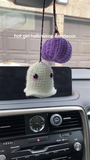 pattern is out tmmrw 💜🎃 getting ready for pastel girl halloween 👻 one car charm at a time #crochetghost #crochetghostandpumpkin #crochetpumpkin #crochethalloweenpattern #halloweencarcharm