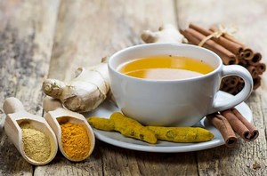 Té de canela, cúrcuma y jengibre, cómo hacerlo y sus beneficios