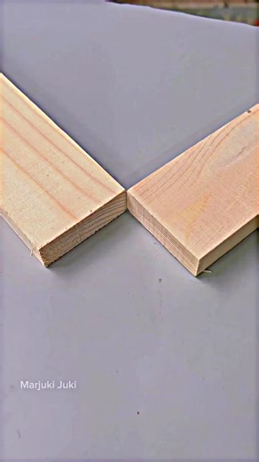 An easy way to measuring 90 degree angle idea #woodworking #tips #diy #ideas #fblifestyle #woodwork #decor #doors #makersgonnamake #interior #woodart #construction #woodworking #carpenter #table #furnituredesign #woodcarving #viralreelschallenge #FineWoodworking #woodworkingcommunity #interior #wooddesign #carpenter #maker #diy #reelsfb #furniture #wood