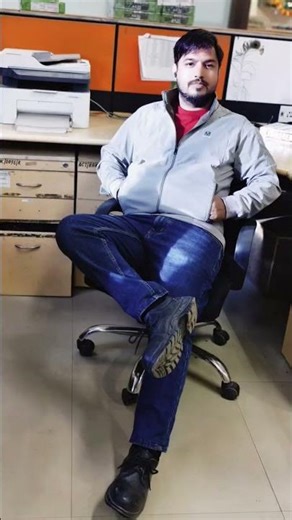 My style defines me, not trends. #MySignature #NoTrendsJustMe #StayOriginal