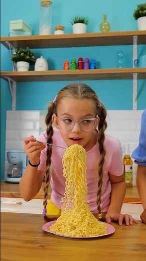 🤯NOODLES STAND — BUT NUTELLA TOO?! What’s the TRICK?🍜🍫 #shorts #fun